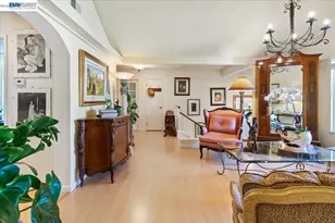 137 Parfait Ln, Alameda, CA 94502 - Photo 13