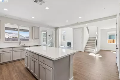 1528 Millennium Way, Fairfield, CA 94533 - Photo 9