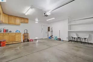 4388 Planet Cir, Union City, CA 94587 - Photo 35