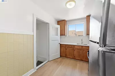 1829 22nd St, Oakland, CA 94606 - Photo 9