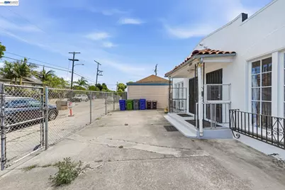 1829 22nd St, Oakland, CA 94606 - Photo 3