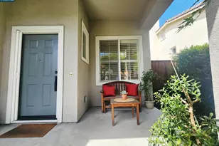 5764 Idlewood St, Dublin, CA 94568 - Photo 5