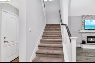 8461 Pinehollow Cir, Discovery Bay, CA 94505 - Photo 19