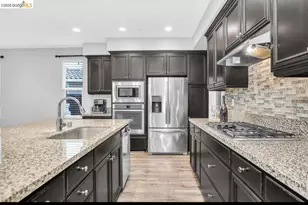 8461 Pinehollow Cir, Discovery Bay, CA 94505 - Photo 11