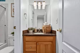 2005 Pleasant Valley Ave, Oakland, CA 94611 - Photo 31