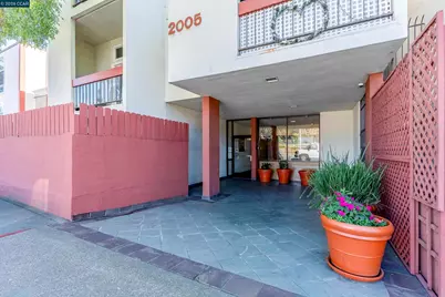 2005 Pleasant Valley Ave #103, Oakland, CA 94611 - Photo 3