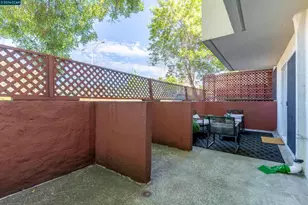 2005 Pleasant Valley Ave, Oakland, CA 94611 - Photo 35
