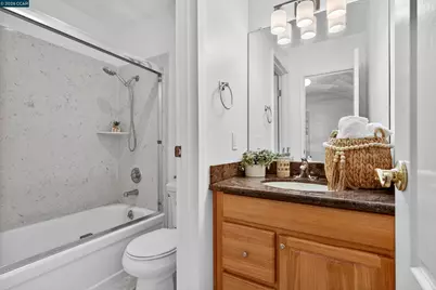 2005 Pleasant Valley Ave #103, Oakland, CA 94611 - Photo 33