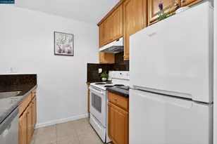 2005 Pleasant Valley Ave, Oakland, CA 94611 - Photo 19