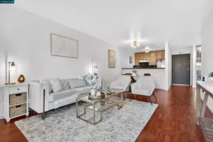 2005 Pleasant Valley Ave, Oakland, CA 94611 - Photo 7
