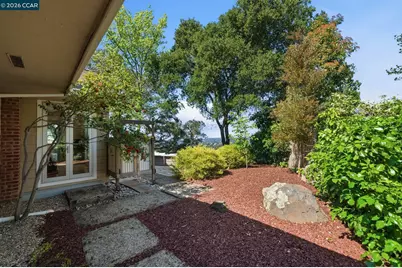 142 Crestview Dr, Orinda, CA 94563 - Photo 27