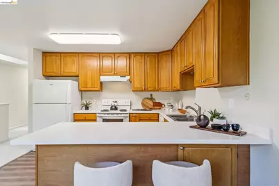 61 Parkview Ter, San Pablo, CA 94806 - Photo 17