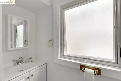 1415 Hampel Street, Oakland, CA 94602 - Photo 21