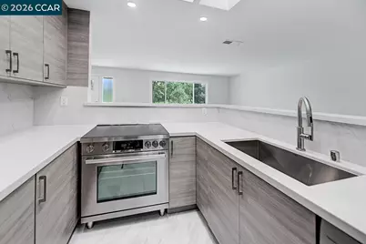 2324 Tice Creek Dr #3, Walnut Creek, CA 94595 - Photo 5