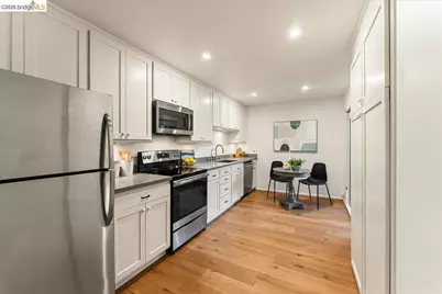 323 Monte Vista Ave #210, Oakland, CA 94611 - Photo 13