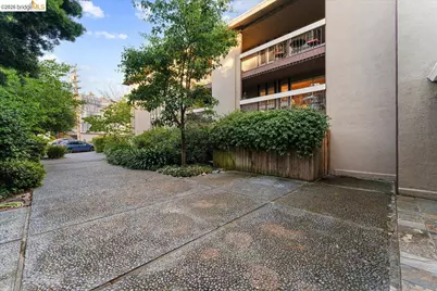 323 Monte Vista Ave #210, Oakland, CA 94611 - Photo 33