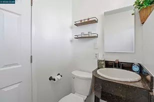 1370 Vine Ave, Martinez, CA 94553 - Photo 25