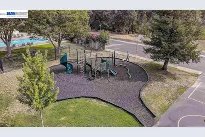 8185 Arroyo Dr #3, Pleasanton, CA 94588 - Photo 23