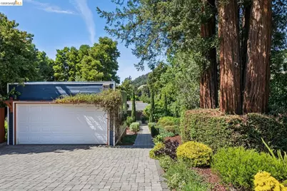 7406 Circle Hill Dr, Oakland, CA 94605 - Photo 31