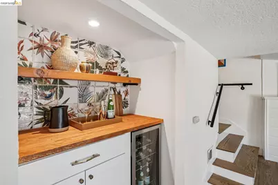 7406 Circle Hill Dr, Oakland, CA 94605 - Photo 21