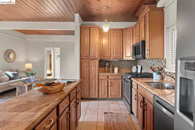 6741 Snake Rd, Oakland, CA 94611 - Photo 9