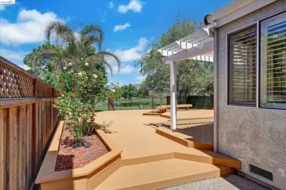 2819 Cherry Hills Dr, Discovery Bay, CA 94505 - Photo 17