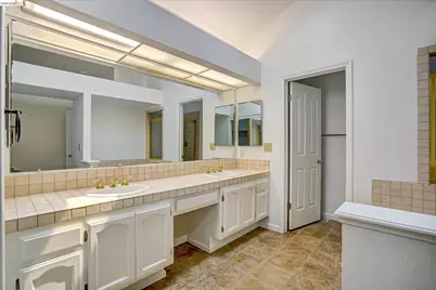 2819 Cherry Hills Dr, Discovery Bay, CA 94505 - Photo 9