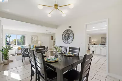 27966 El Portal Dr, Hayward, CA 94542 - Photo 13