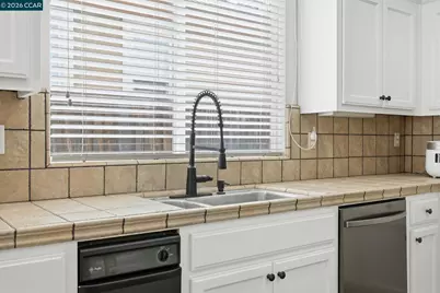 6809 New Melones Cir, Discovery Bay, CA 94505 - Photo 15