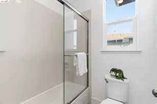475 Mitchell Ave, Alameda, CA 94501 - Photo 23