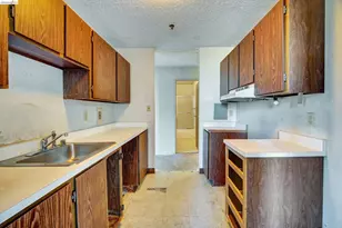 555 Pierce St, Albany, CA 94706 - Photo 17
