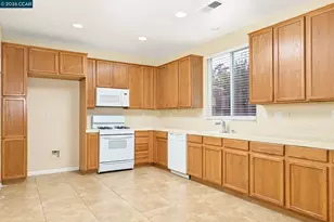 874 Devonshire Ln, Lincoln, CA 95648 - Photo 3