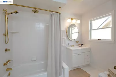 1111 Union St, Alameda, CA 94501 - Photo 49
