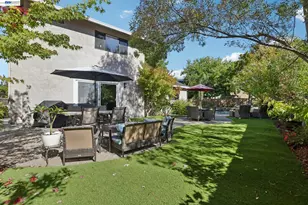 300 Lodgepole Ct, Martinez, CA 94553 - Photo 3
