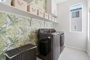 29741 Hansen, Hayward, CA 94544 - Photo 27