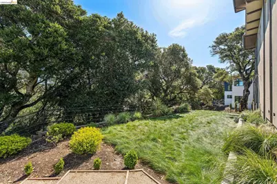 13454 Campus Dr, Oakland, CA 94619 - Photo 69