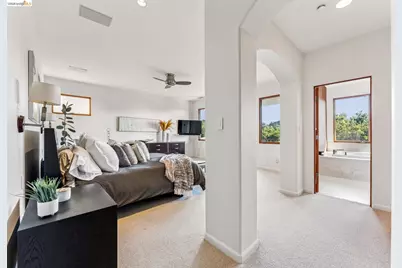 13454 Campus Dr, Oakland, CA 94619 - Photo 25