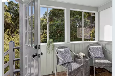 6301 Hillmont Drive, Oakland, CA 94605 - Photo 17