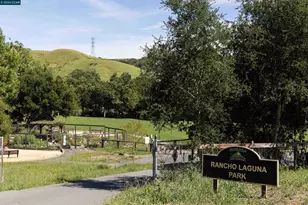 7 Crockett Dr, Moraga, CA 94556 - Photo 43