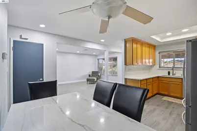 32252 Valiant Way, Union City, CA 94587 - Photo 21