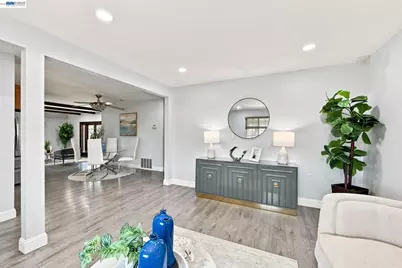 32252 Valiant Way, Union City, CA 94587 - Photo 9