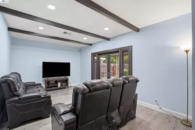 32252 Valiant Way, Union City, CA 94587 - Photo 15
