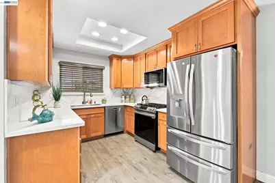 32252 Valiant Way, Union City, CA 94587 - Photo 17
