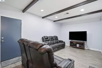 32252 Valiant Way, Union City, CA 94587 - Photo 13