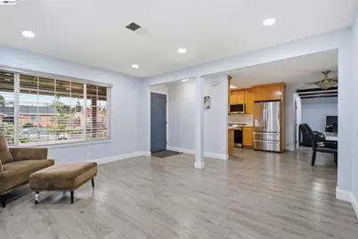 32252 Valiant Way, Union City, CA 94587 - Photo 11