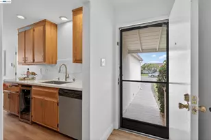 15753 Via Sonata, San Lorenzo, CA 94580 - Photo 3