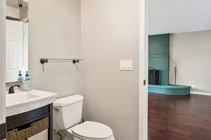 8019 Sterling Dr, Oakland, CA 94605 - Photo 51