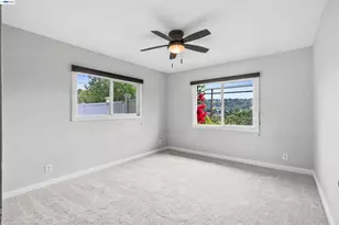 8019 Sterling Dr, Oakland, CA 94605 - Photo 27