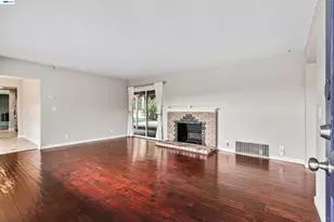 8019 Sterling Dr, Oakland, CA 94605 - Photo 17