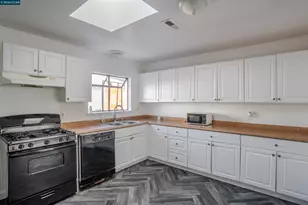 52 Bell Dr, Pittsburg, CA 94565 - Photo 15